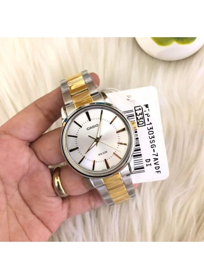 كاسيو ساعة كاسيو MTP-1303SG-7AVDF تناظرية للرجال – قرص أبيض، سوار ستانلس ستيل ثنائي اللون (فضي وذهبي)، تصميم كلاسيكي أنيق - Image 4