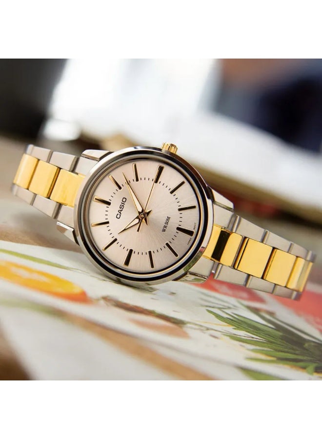 كاسيو ساعة كاسيو MTP-1303SG-7AVDF تناظرية للرجال – قرص أبيض، سوار ستانلس ستيل ثنائي اللون (فضي وذهبي)، تصميم كلاسيكي أنيق - Image 3