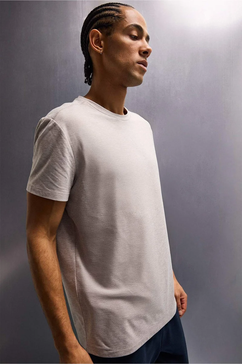 ديفاكتو Standard Fit Crew Neck Short Sleeve Sports T-Shirt