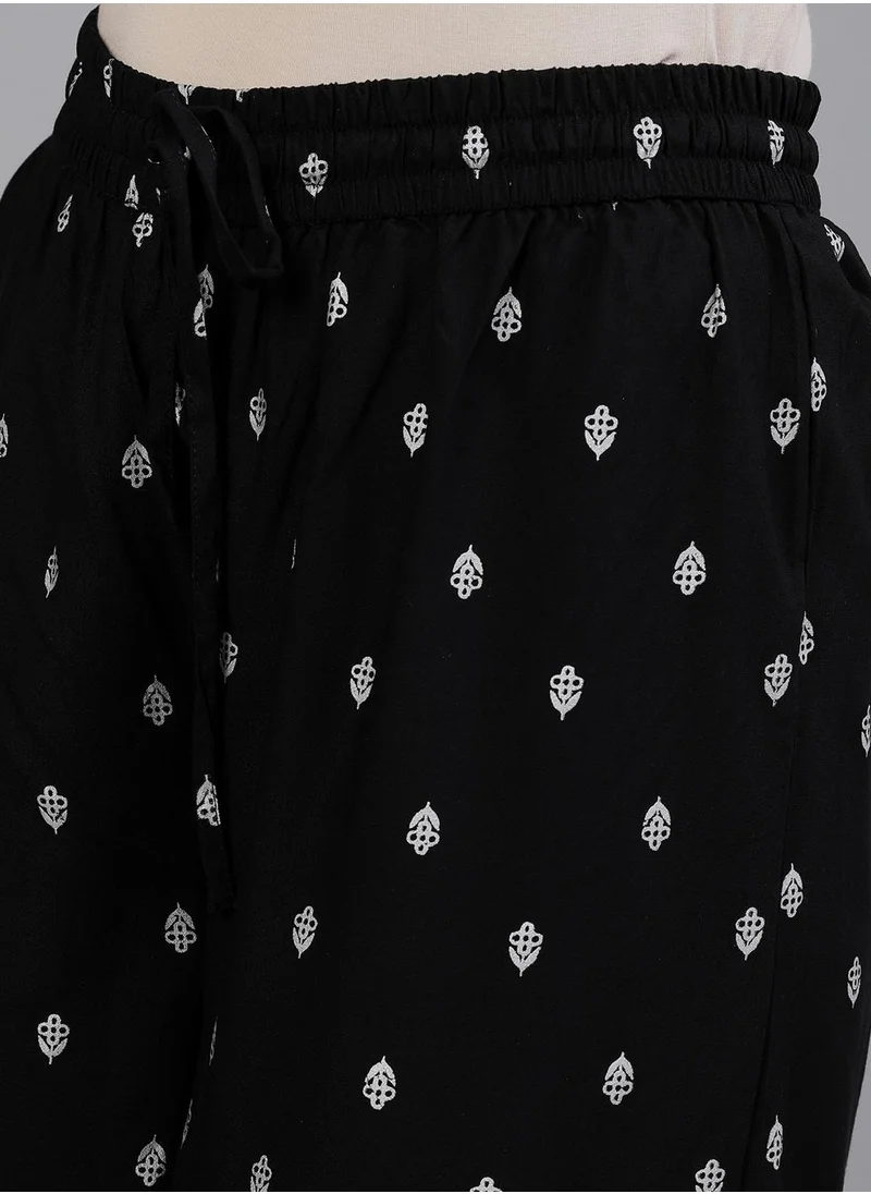 آي شين Straight Fit Embroidered Pattern Round Neck Three-Quarter Sleeves Black Colour Knitted Cotton Kurta Set for Women with Semi Elastic Closure - Unmatched Grace and Comfort