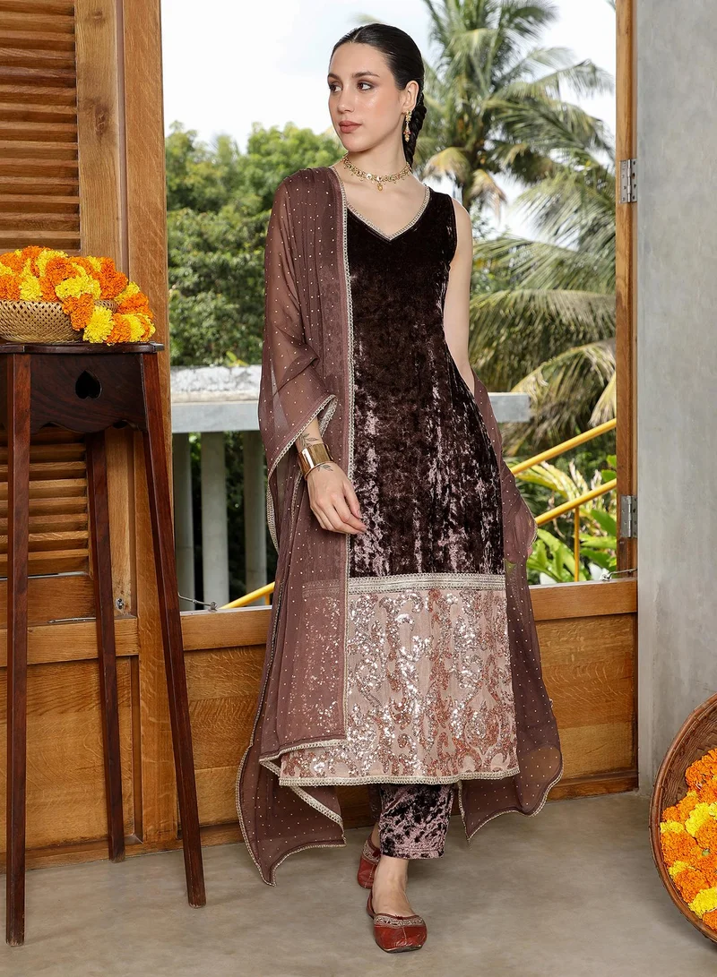  قصة Women's Velvet-Gleam Kurta Set For Ethnic Wear | V-Neck, Sleeveless | Embroiderd-Block Textured Woven Fabric | 3 Piece Kurta Set Designed For Evening & Party Wear | Coffee Brown