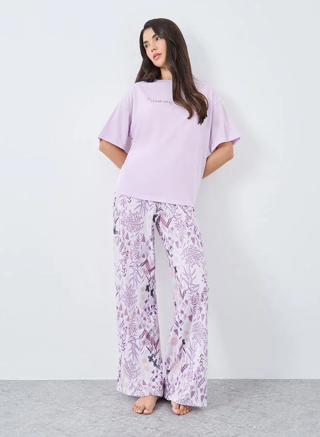 ستايلي Styli Manifesting Butterfly Print Drop Shoulder T-Shirt and Pyjama Set