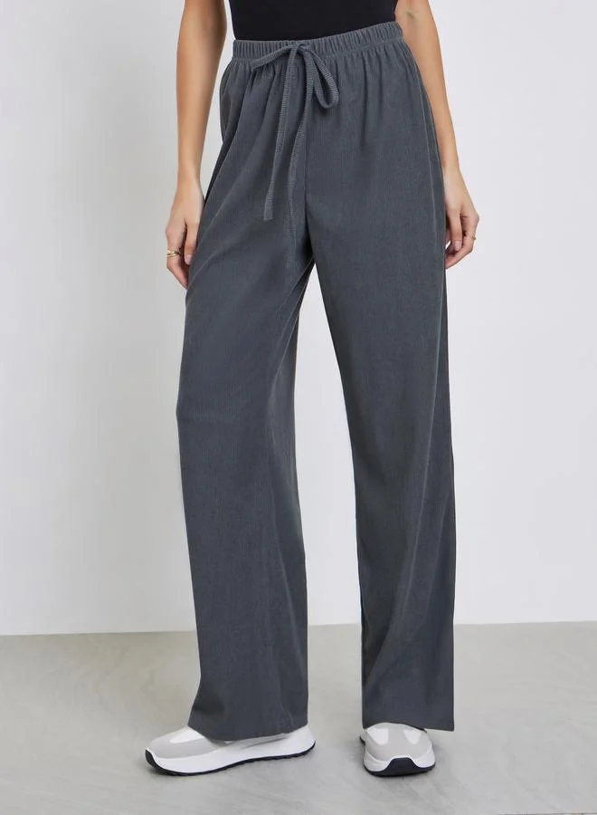 ستايلي بنطال كوردروي بأرجل واسعة