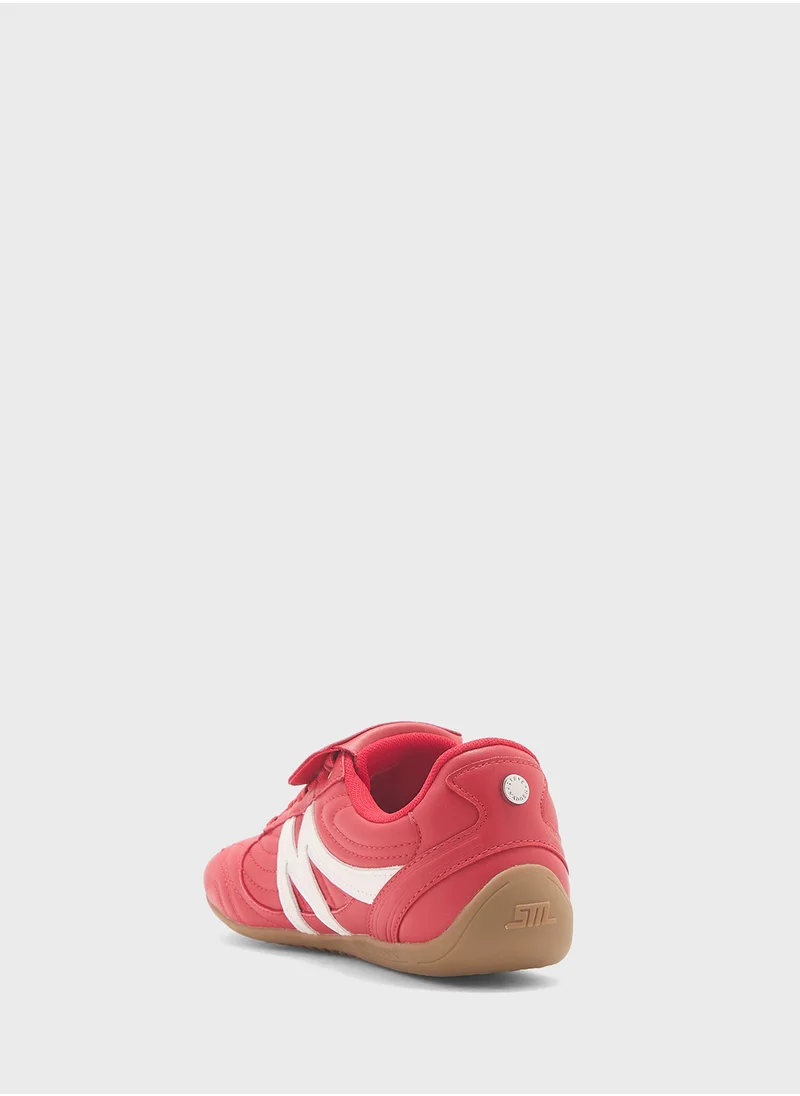 ستيف مادن Freekick Logo Lace Up Low Top Sneakers