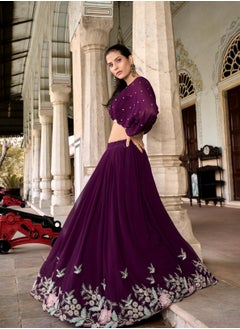 ماركة غير محددة مطرزة إلى حد الكمال، مزيج آسر من التقاليد والاتجاه  - Image 4