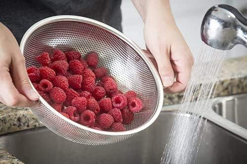 WENGTY Stainless Steel MicroPerforated Colander Kitchen Strainer Sieve with Handle Large 5 Quart Bowl Pasta Rice Fruit Vegetable Drainer Color Silver - Image 4