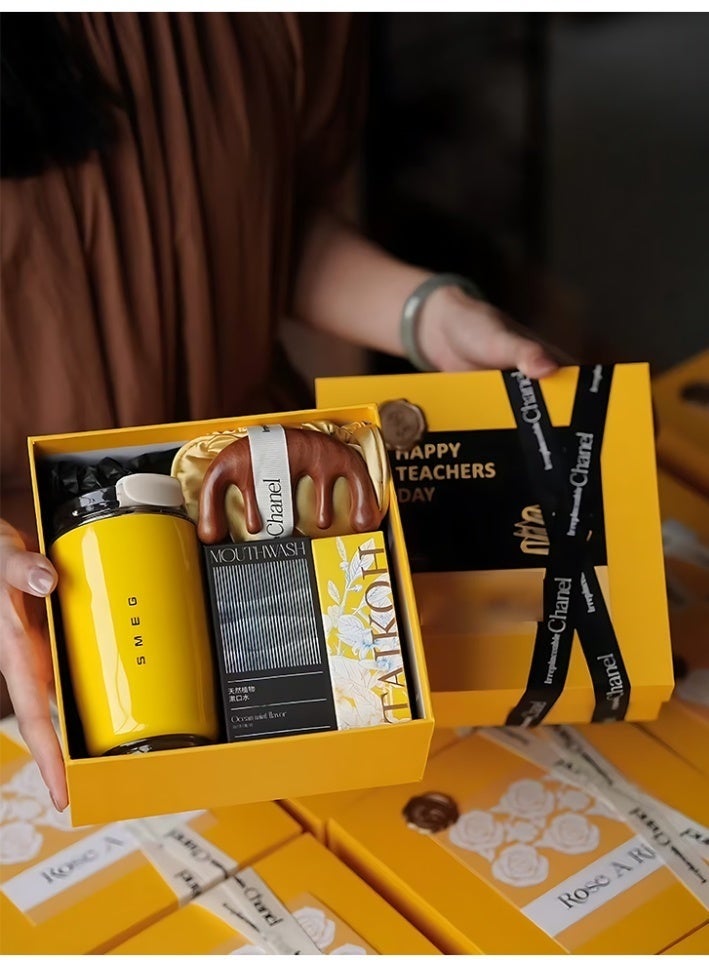 سميج كوب قهوة للسفر من Smeg، كوب معزول للمشروبات مع غطاء مضاد للتسرب، كوب قهوة طويل الأمد مع غطاء، ترمس قهوة للسفر (أصفر) - Image 4