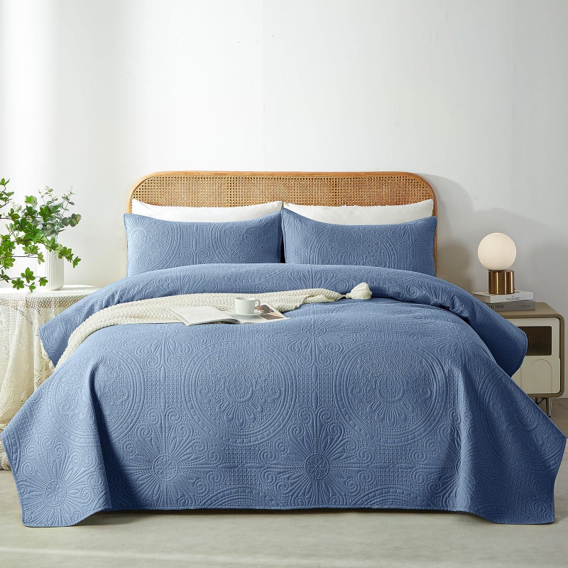 WURUIBO Bluish Grey King/Cal King Quilt Bedding Set  3 Pieces Lightweight Bedspreads with Pillow Shams  Microfiber Modern Thin Coverlet  Summer Quilted Comforter for All Season (1 Quilt  2 Shams) - Image 1