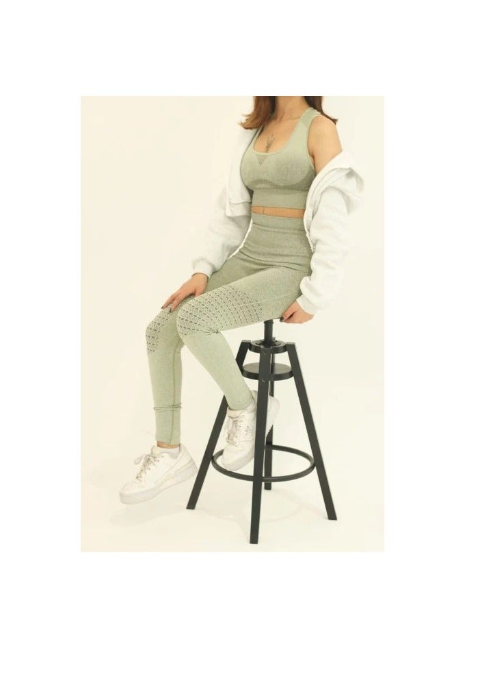 Sports leggings of various sizes and colors  - Image 3