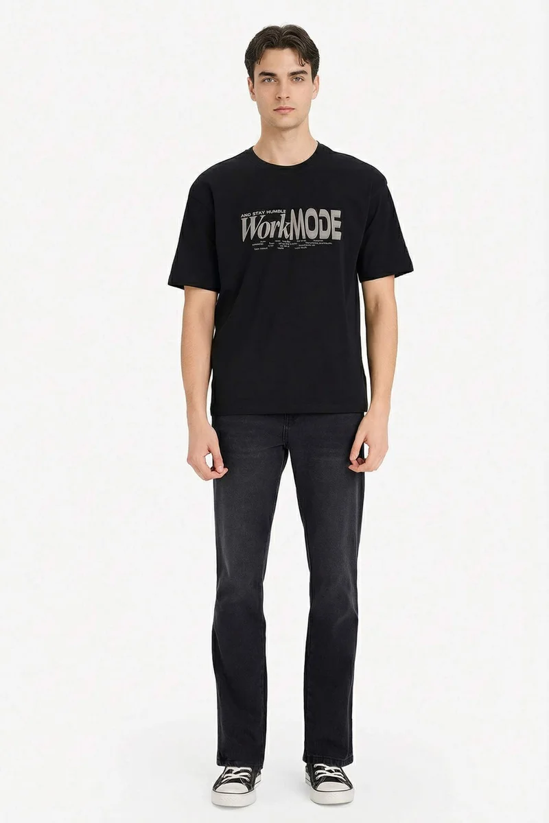 ديفاكتو Boxy Fit Crew Neck Short Sleeve T-Shirt