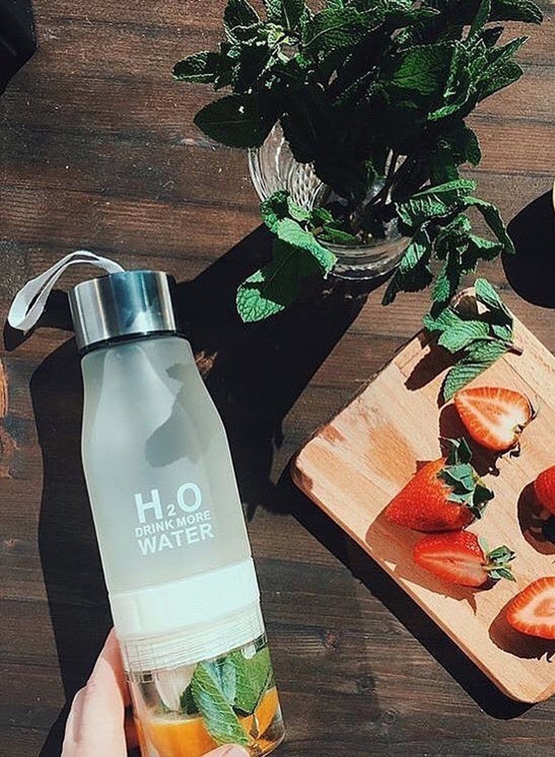 Sports Water Bottle For Healthy and Stylish Lifestyle, Gym Water Bottle, Yoga Workout Water Bottle, Perfect For Detox Water, Healthy Drinks, Fitness, Travel, 650 ml Fruit Infuser Bottle With Carrying Strap - Image 2