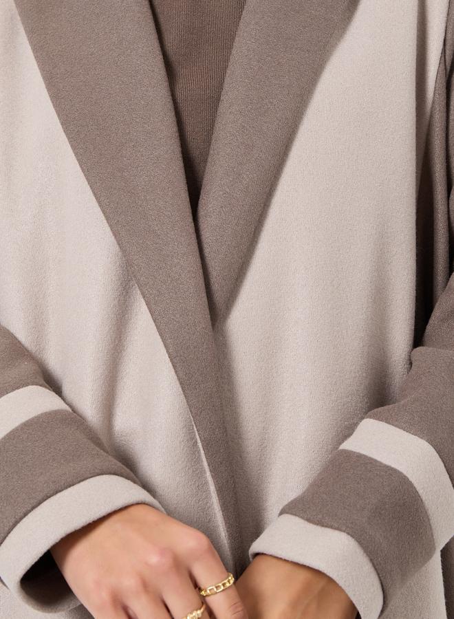 Amirah Beige Color Block Notch Label Collar Abaya - Image 4