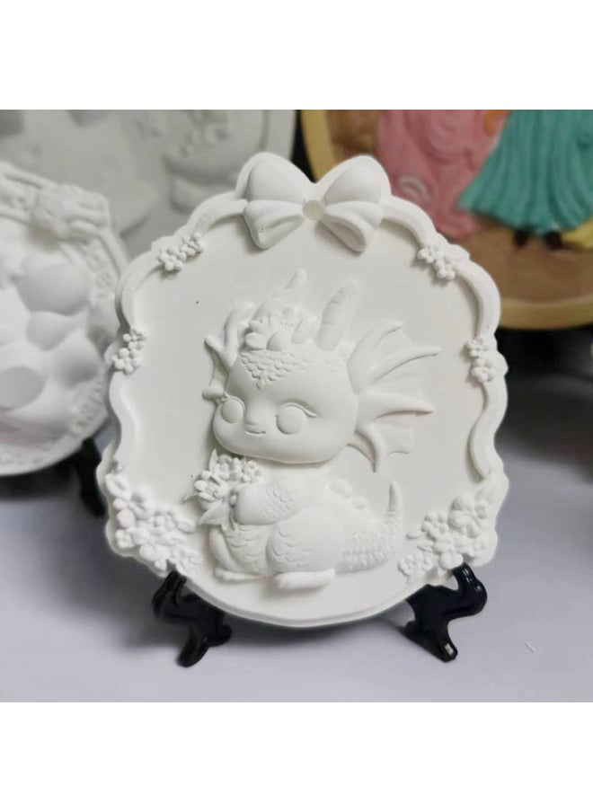 xozgdovg Liou Kulomi Gypsum Relief Painting Pendant Children's Handmade DIY Graffiti Doll Cinnamon Dog Aromatherapy Listing-Color:Dragon Brand 3-white Embryo 1 Piece  - Image 1