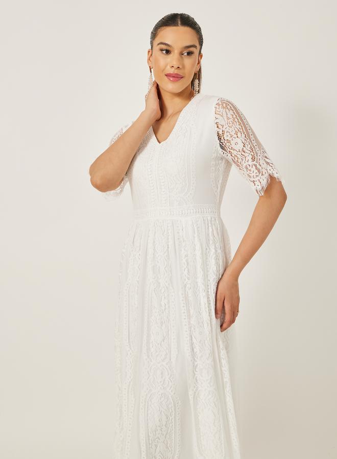 Styli Lace Overlay Maxi Dress - Image 3