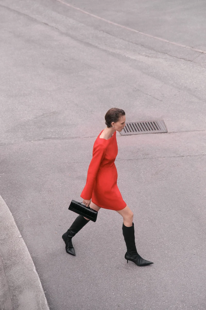 اتش اند ام فستان بخصر ضيق