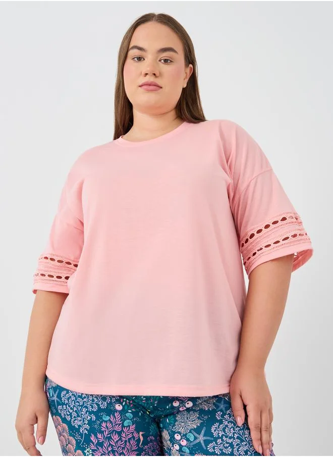 Styli Styli Plus Size Short Sleeve T-Shirt and Pyjama Set