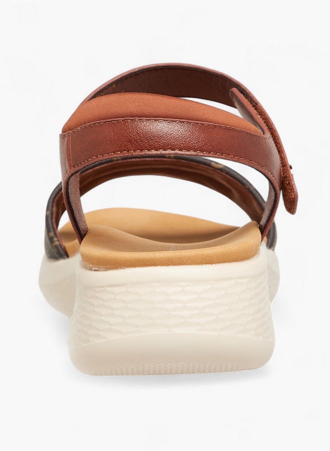 لو كونفورت صنادل بطبعة شعار بحزام لاصق - Image 4