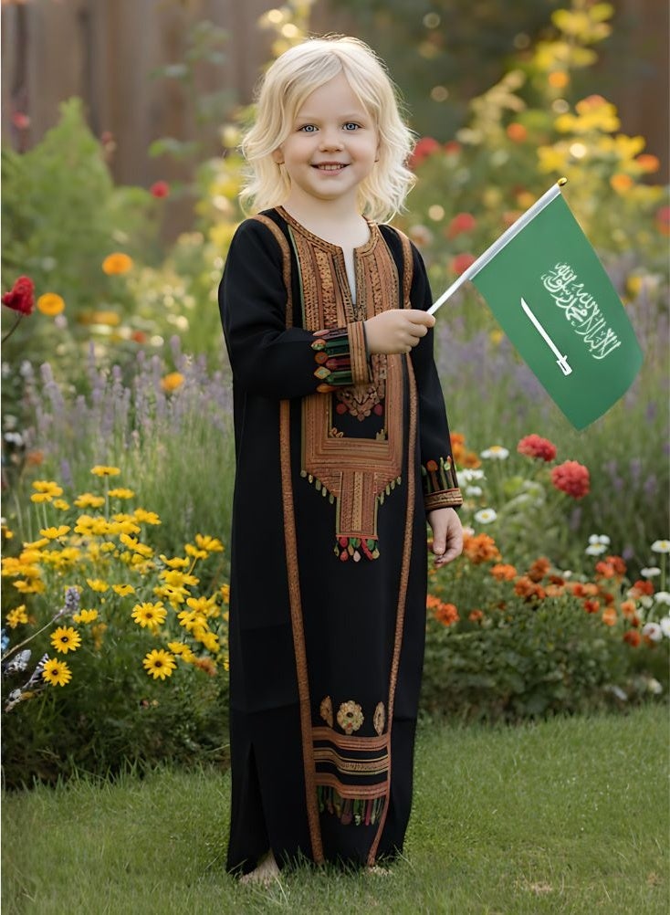 بريميم فستان جلابية ماكسي مطرز من عسيري كيدز - فستان طويل مستوحى من التراث السعودي التقليدي مع تطريز يدوي للاحتفال بيوم تأسيس المملكة العربية السعودية - Image 3