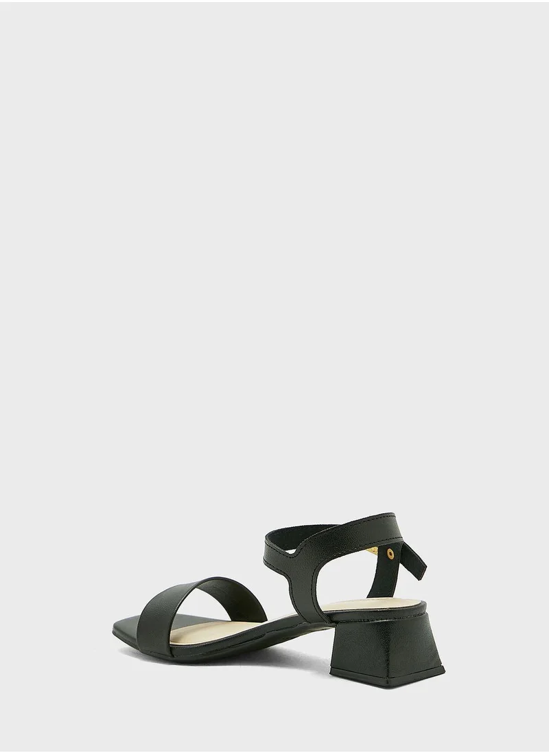موليكينها Youth Micha Back Strap Sandals