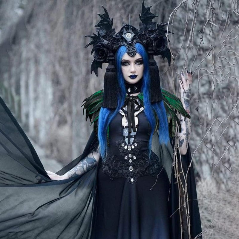 L'VOW Women Evil Queen Feather Collar Cloak Vampire Cape Witch Cosplay Costume(Green) - Image 5