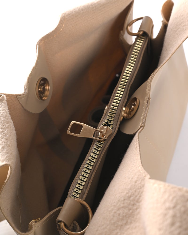 حقيبة كتف جلد – تصميم بسيط للنساء - Image 2