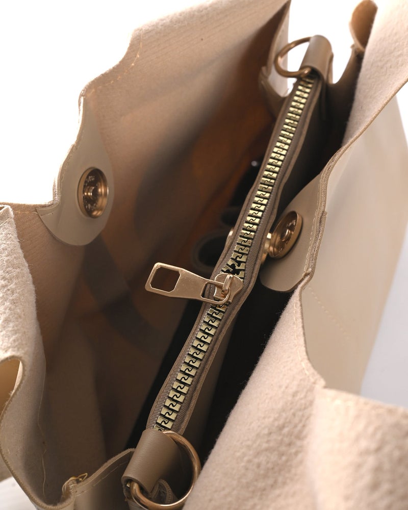 حقيبة كتف جلد – تصميم بسيط للنساء - Image 3