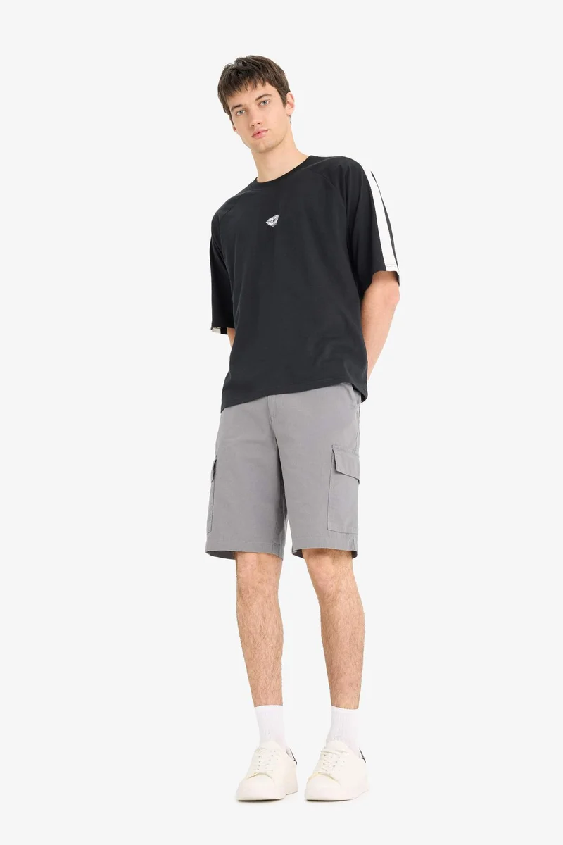 ديفاكتو Regular Fit Cargo Pocketed Cotton Bermuda Shorts