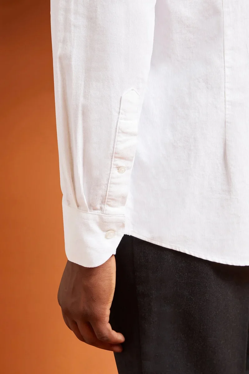 Doppelganger White Men's comfort fit casual shirt with a classic collar in plain 100% cotton 21-wale corduroy - White for Men | Best Price UAE