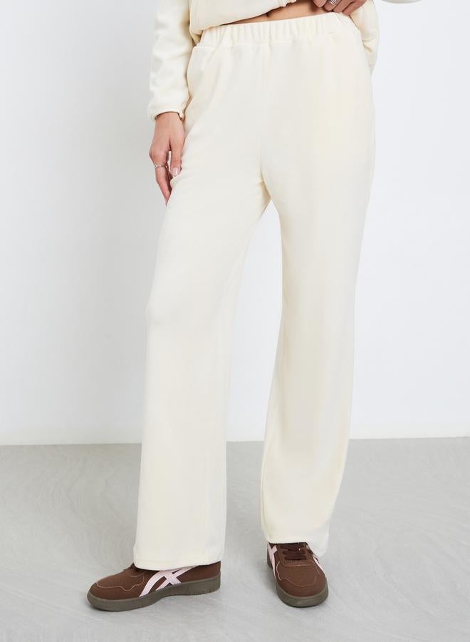 ستايلي طقم منسق من جوغر وجاكيت فليس بسحَّاب غلق - Image 4