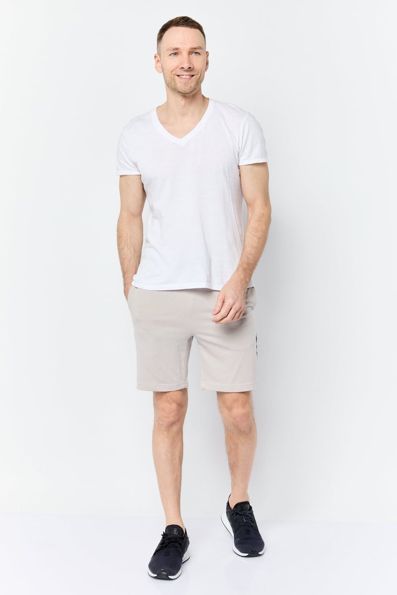 TapouT شورتات أساسية بسحب الحبل للرجال بشعار العلامة التجارية، رمادي فاتح - Image 3