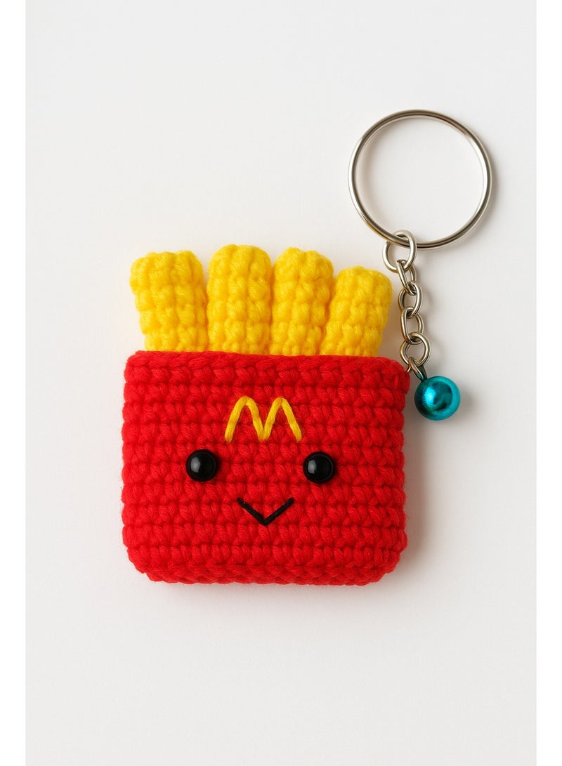 مفتاح سلسلة بطاطس مقلية كروشيه يدوي مع سحر جرس أزرق