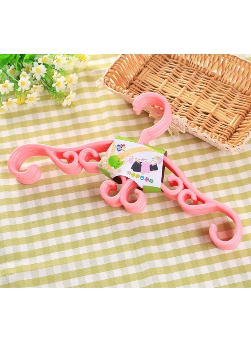 Clothes hangers suitable for carrying clothes