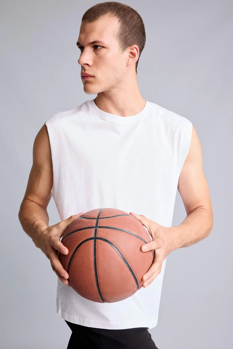 ديفاكتو Standard Fit Sports White Tank Top