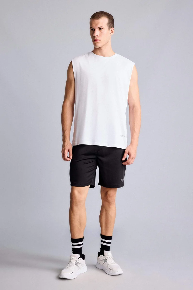 ديفاكتو Standard Fit Sports White Tank Top