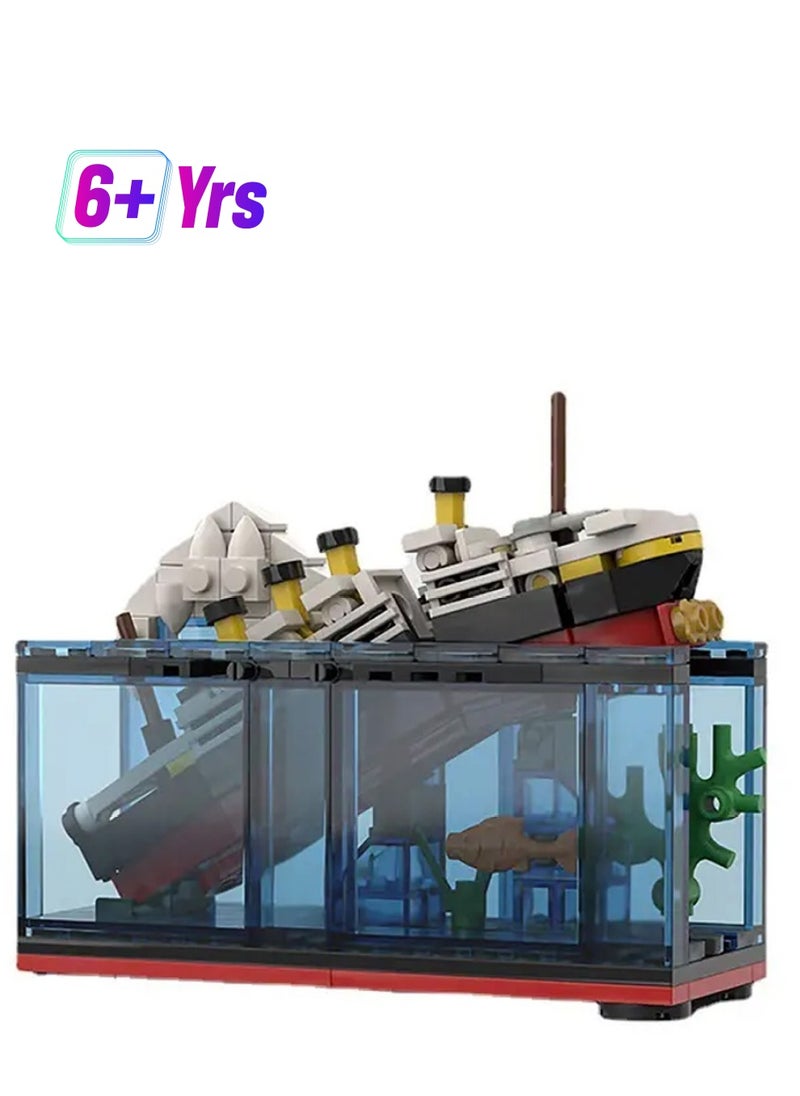 247PCS Titanic shipwreck building block set, MOC building block set, children's construction toys, 15.3×6.4×11.4cm  - Image 1