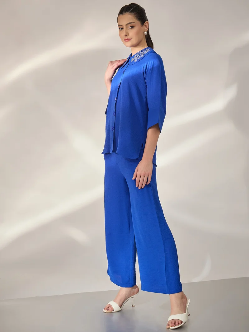 بانيت طقم متناسق (Co-ord Set) قميص مطرَّز بياقة بيتر بان مع بنطلون - أزرق