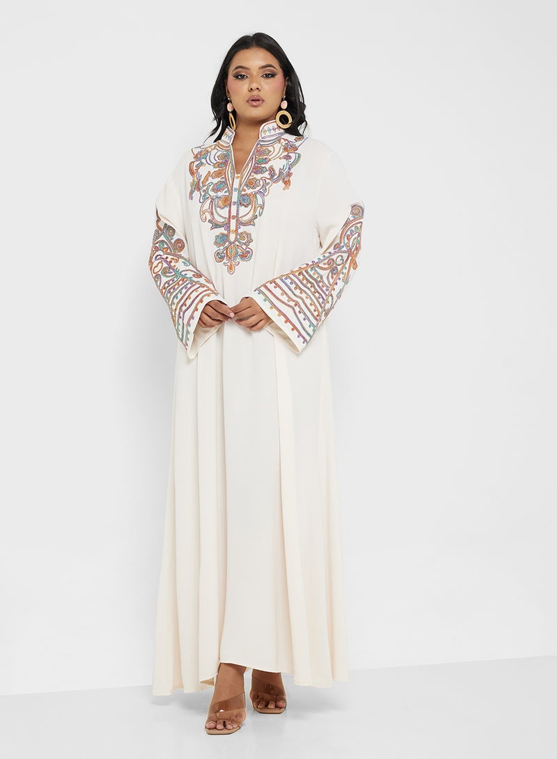 Khizana Plus size embroidered jalabiya  - Image 4