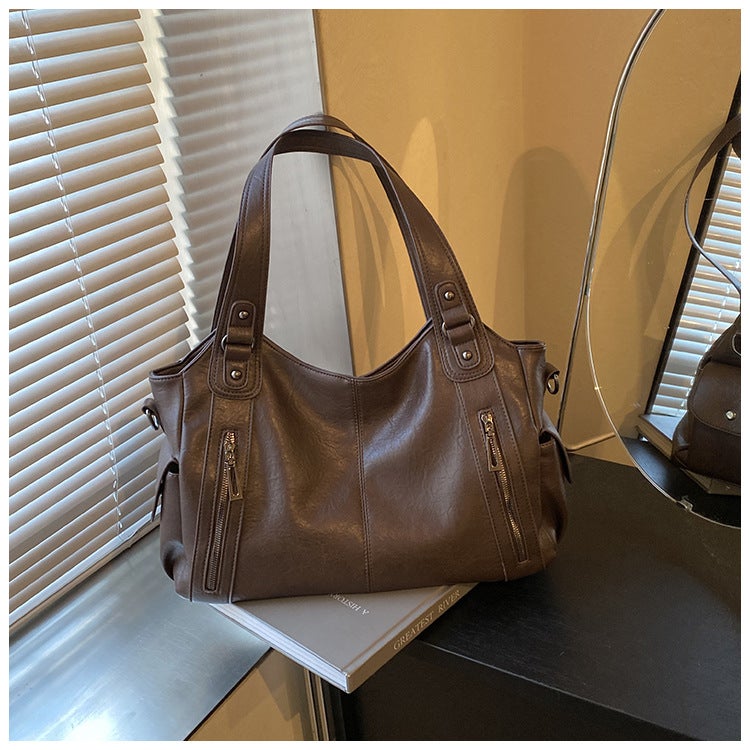 Cross-border 2024 New Fashion Womens Bag Texted Large Capacity Portable Tote Bag Commuter Shoulder Crossbody Womens Bag Black - Image 5