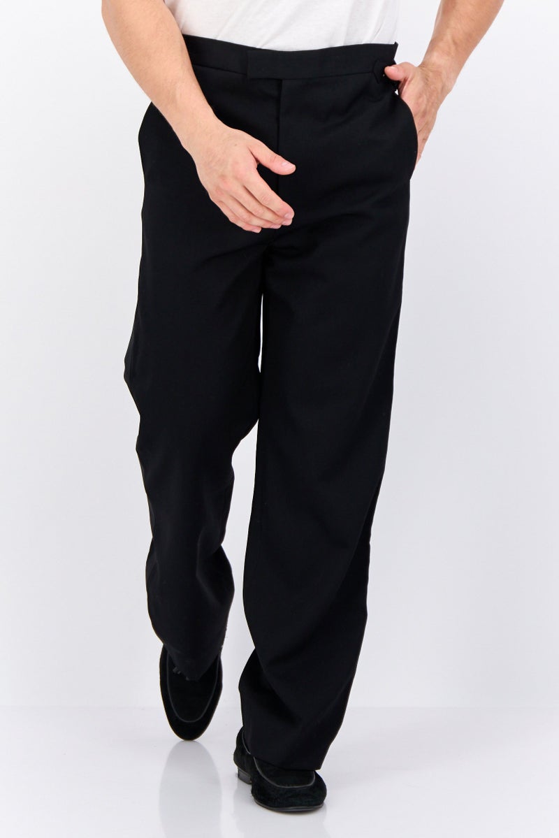 GANT Men Regular Fit Solid Straight Leg Pant, Black - Image 1