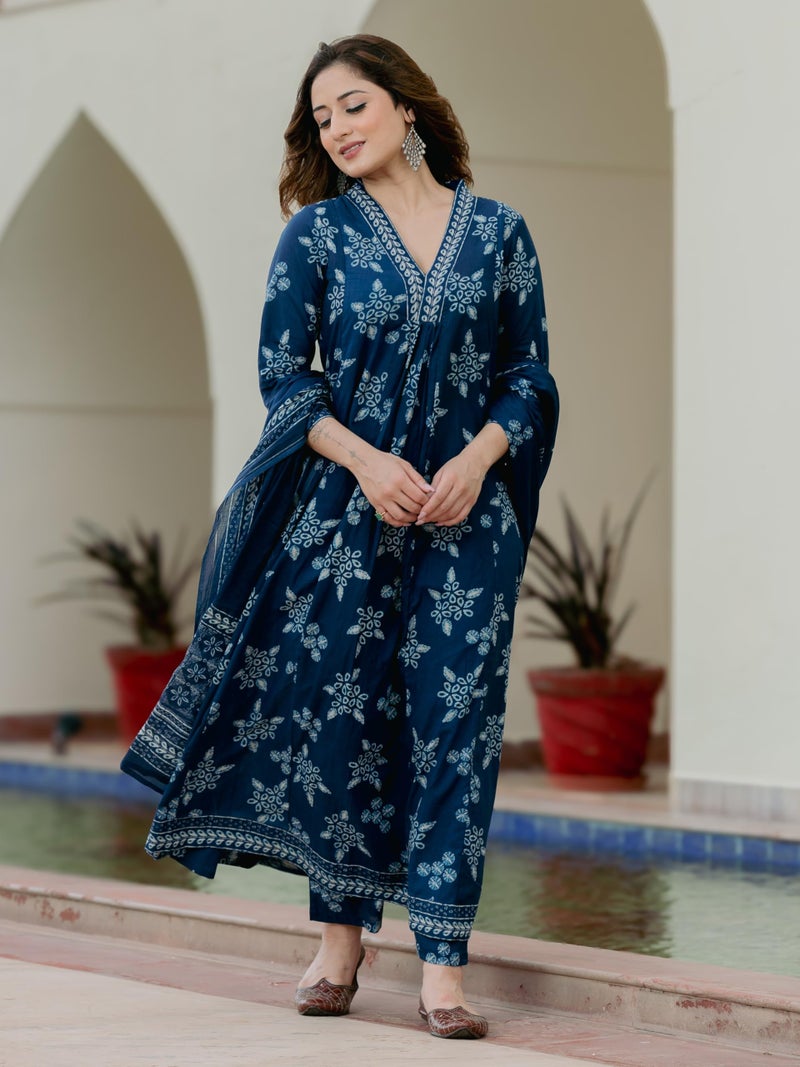 Arayna Women’s Pure Cotton Handblock Ethnic Printed Kurta Set with Pants & Dupatta - Indigo Blue, X-Large - Image 2