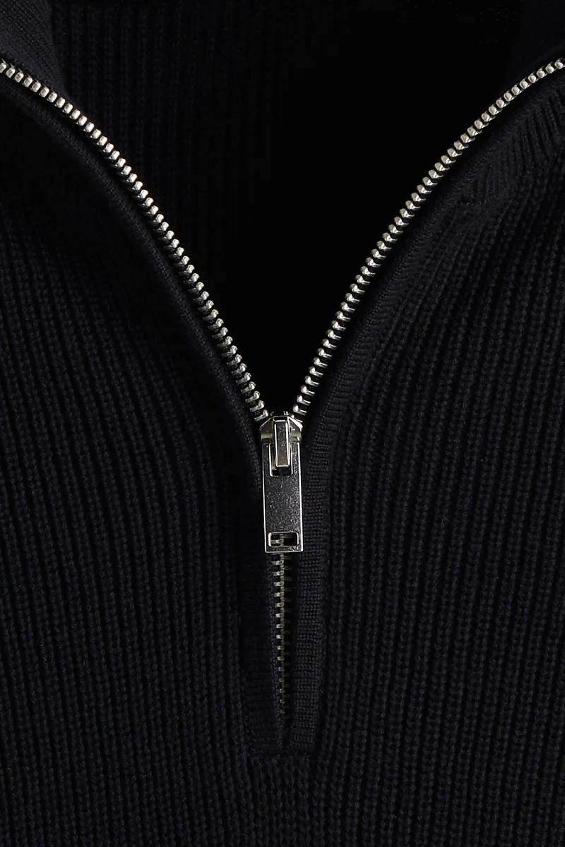 اتش اند ام كنزة بسحاب بقصّة عادية