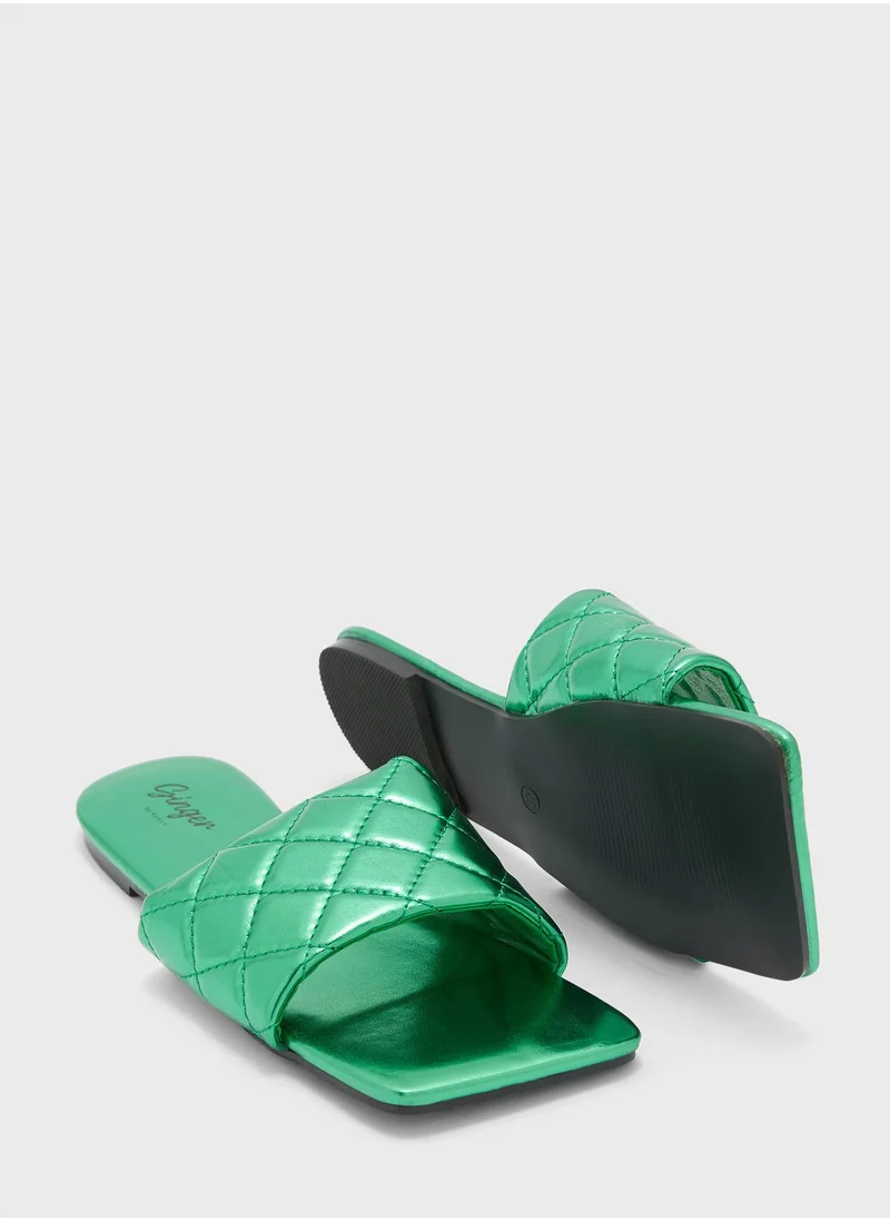 جينجر Quilted Square Toe Flat Sandal