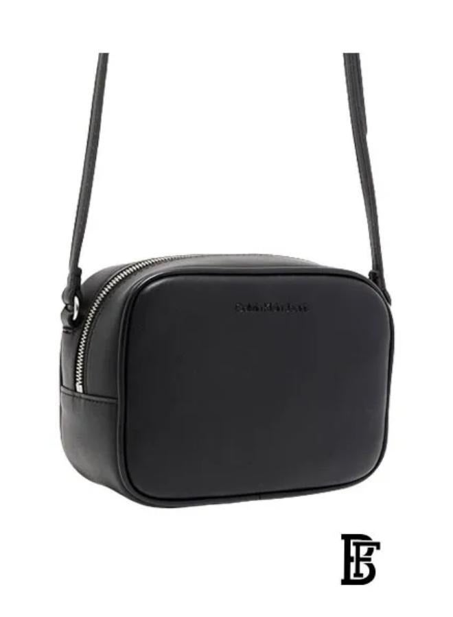 CALVIN KLEIN JEANS PLUS Calvin Klein innovative Leather bag for women  - Image 4