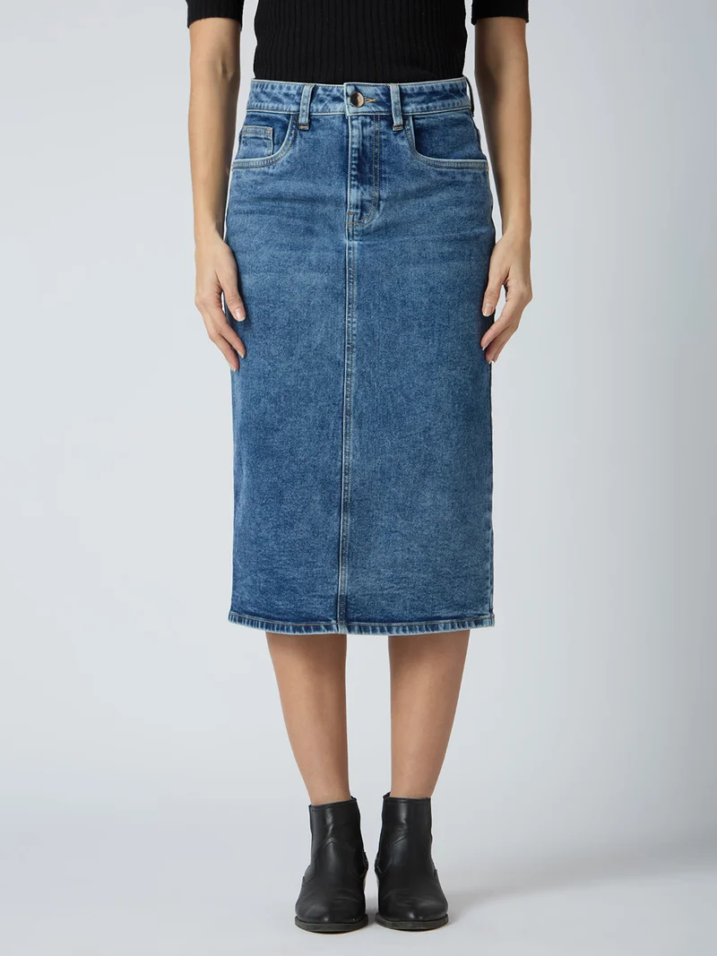 globus Women Stretchable Solid Mid-Rise Back Slit Midi Denim Pencil Skirt