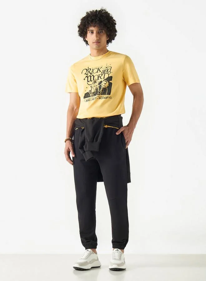 اس بي كاركترز تيشيرت بأكمام قصيرة وطبعات جرافيك