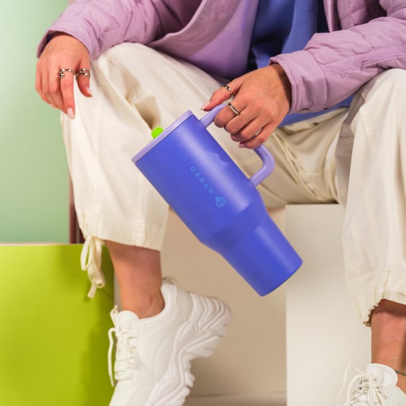 HydroJug هيدروجوج ترافلر - زجاجة ماء سعة 40 أونصة مع مقبض وقشة قابلة للطي - تناسب حاملة الأكواب، كوب مقاوم للتسرب - مصنوع من الفولاذ المقاوم للصدأ وقاعدة مطاطية قابلة لإعادة الاستخدام - هدايا للنساء والرجال، لايم ريكّي - Image 5