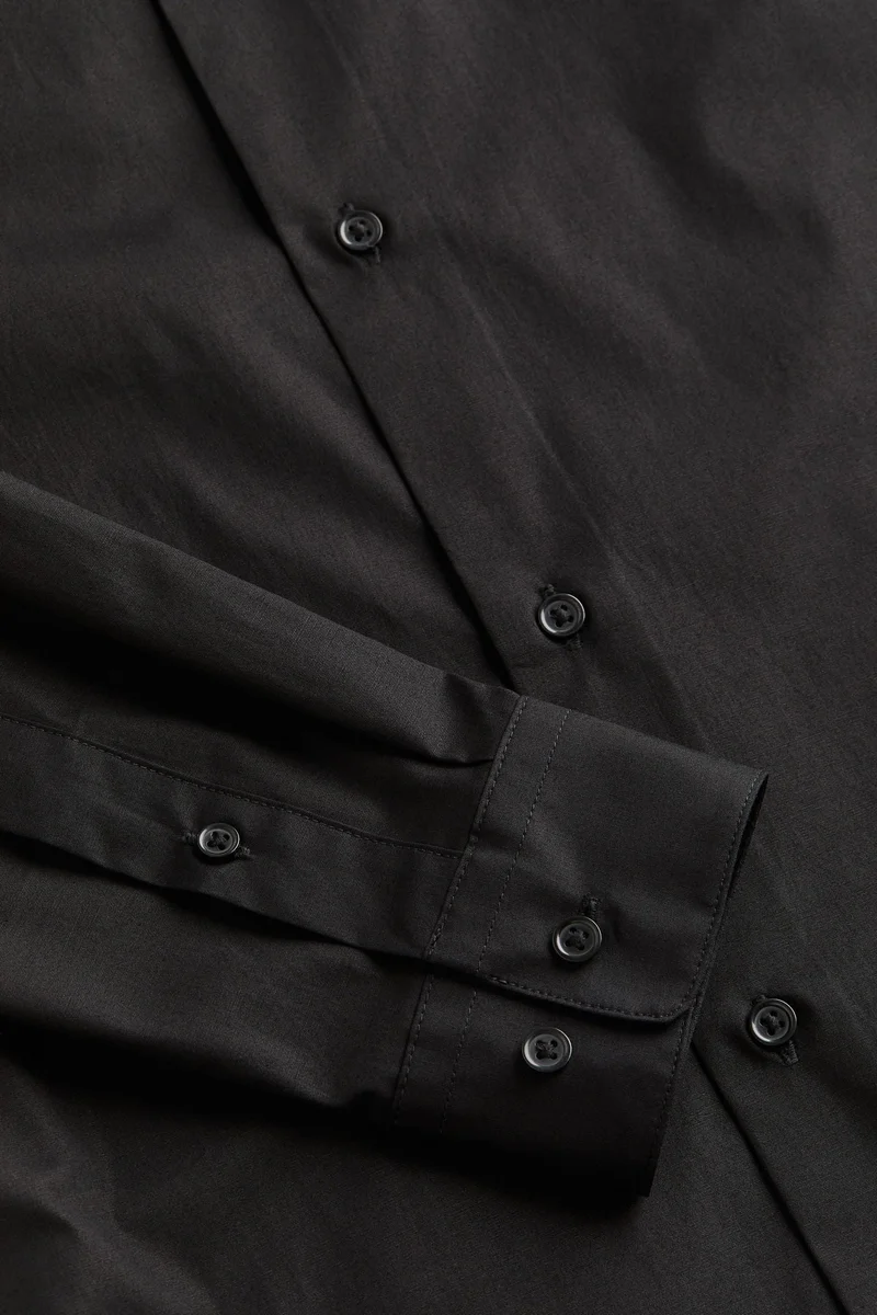 اتش اند ام قميص من القطن بقصة ضيقة