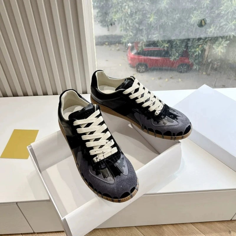 In-Stock Retro German Training Shoes for Men and Women, Couple''s 2025 New Genuine Leather Versatile Casual White Lace-Up Flat Sneakers - Image 1
