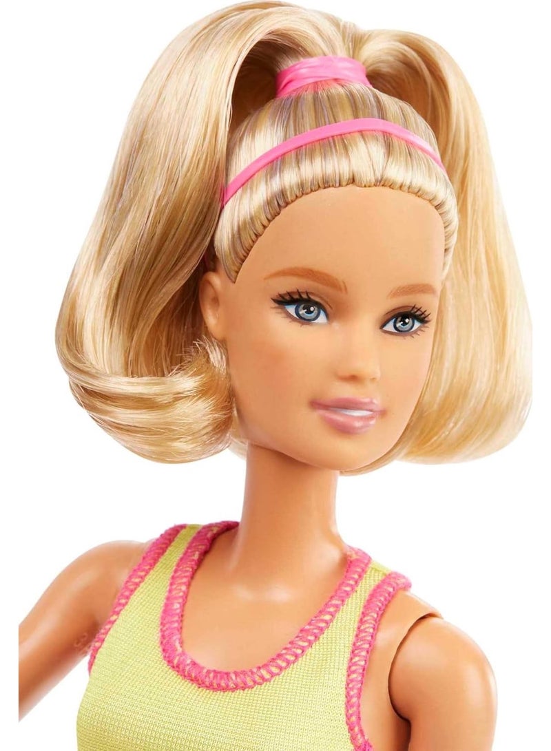 Barbie Blonde Tennis Player Doll with Chic Tennis Outfit, Racket and Ball for Ages 3 and Up - Image 3