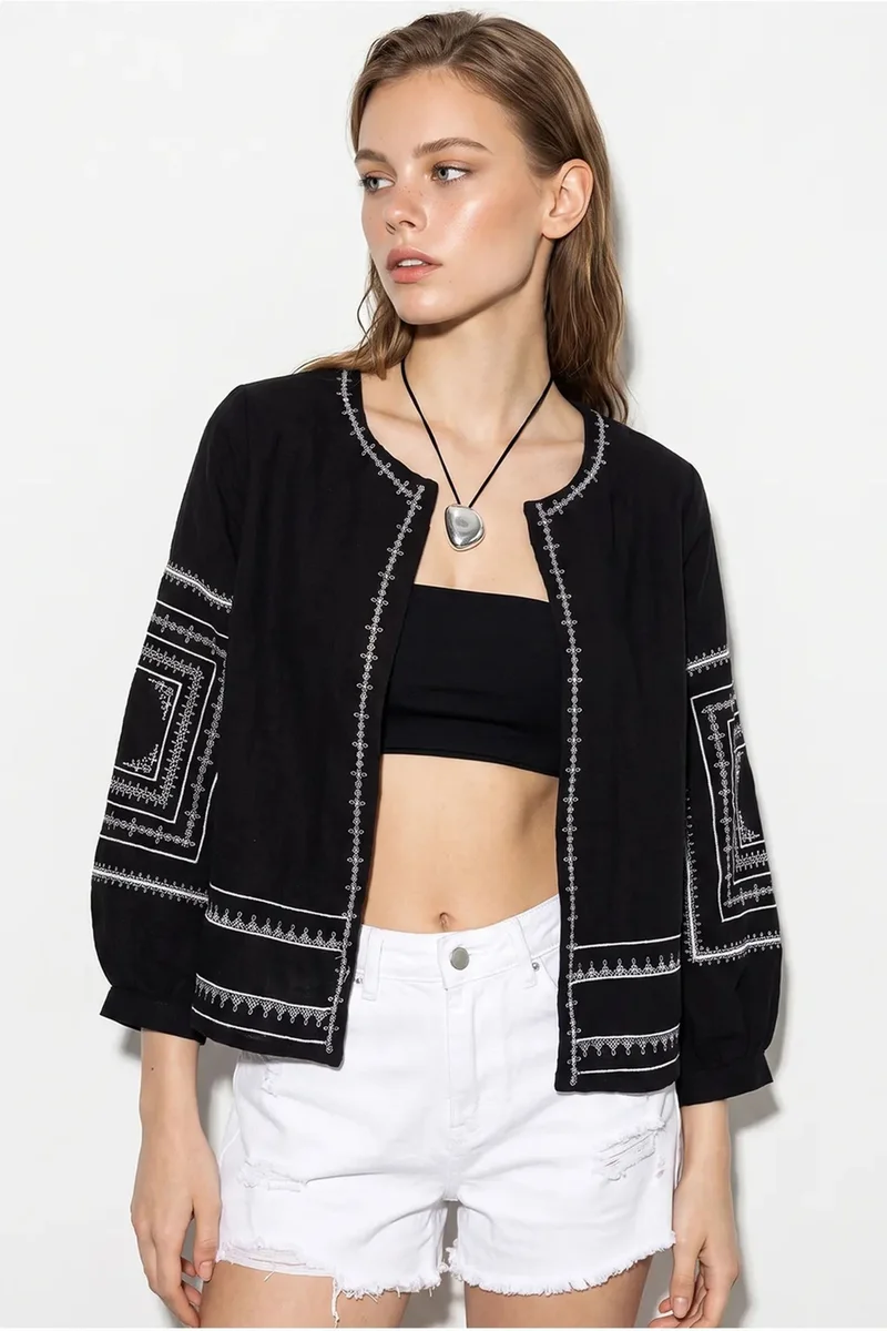 بيانكو لوتشي LUCCI Embroidered Crew Neck Casual Jacket